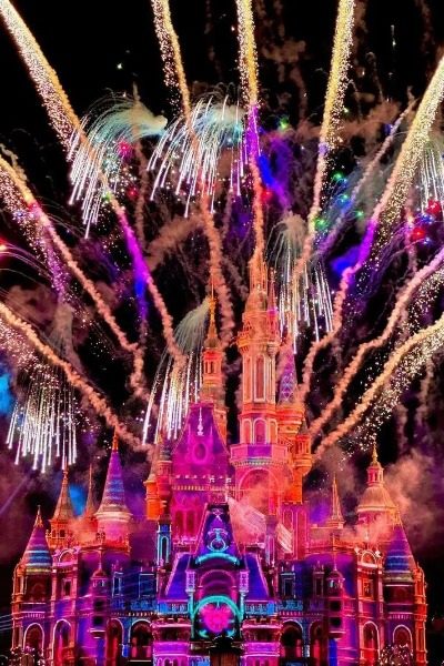 Every night, Shanghai Disneyland lights up with beautiful fireworks!