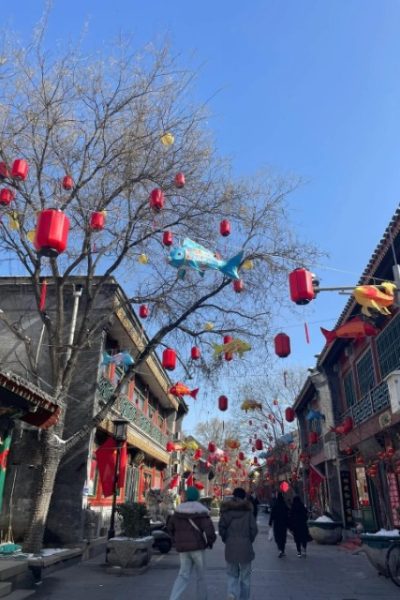 Winter is the off-peak season for tourism in Beijing, and the streets have only a few scattered visitors.