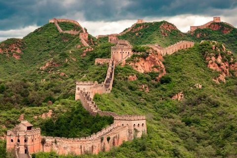 In spring, the trees around the Great Wall are lush and green.