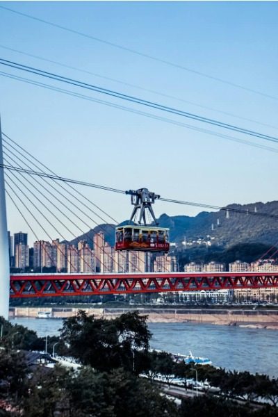 Scenic Views of the Yangtze River and Its Banks