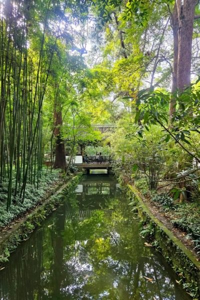 The beautiful scenery of the Du Fu Thatched House Museum in Chengdu.