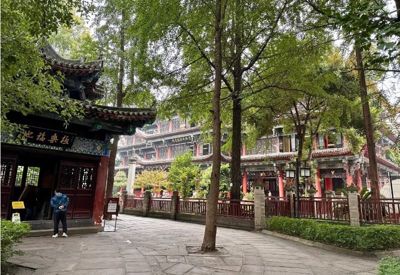 Chengdu Wenshu Monastery has many trees planted throughout the grounds.