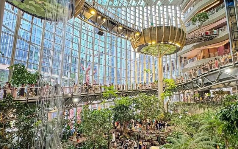 The panoramic view of the Guanghuan Shopping Center in Chongqing.