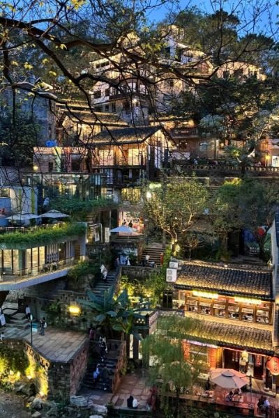 The natural scenery of Xiahao Old Street in Chongqing is very beautiful.