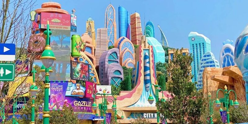 The buildings in the Zootopia area of Shanghai Disneyland are colorful and have a lot of depth.