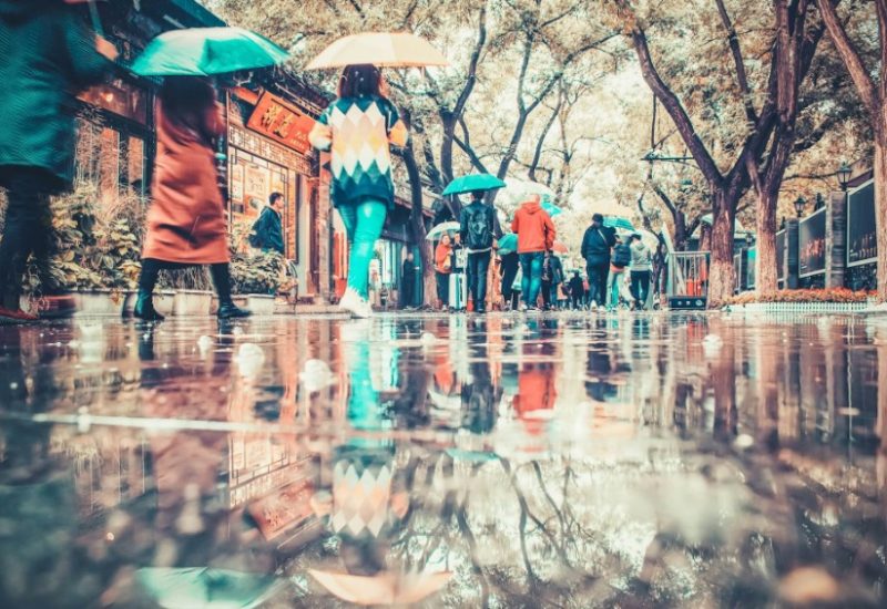 Nanluoguxiang on a rainy day.