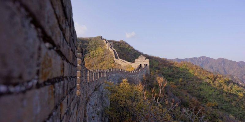 The Badaling Great Wall in autumn is clear and cloudless